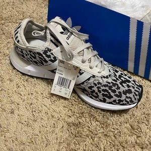 Brand new leopard adidas